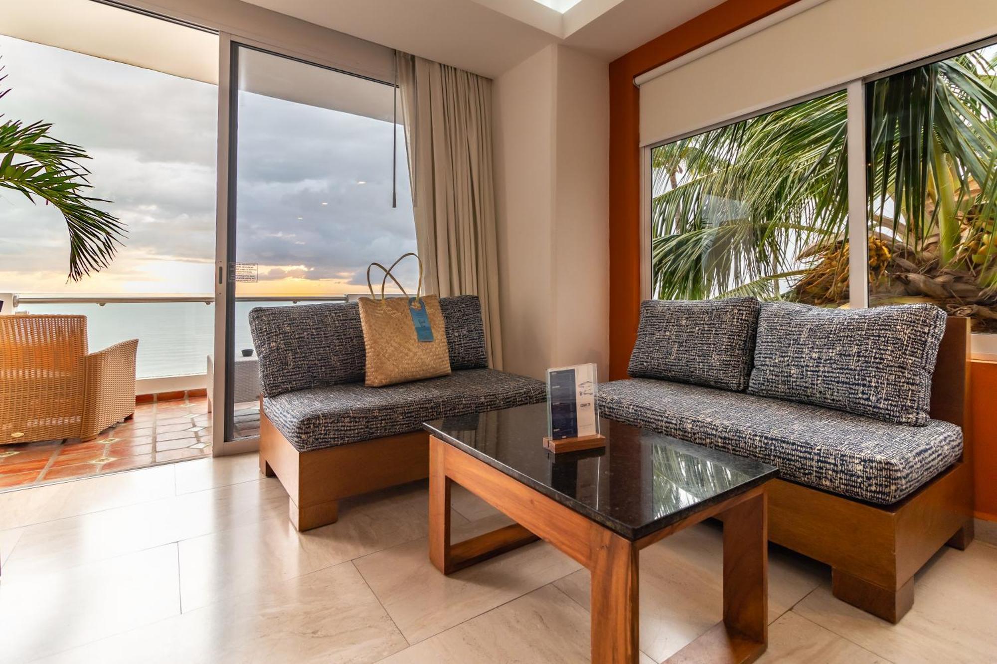 The Paramar Beachfront Boutique Hotel With Breakfast Included - Downtown Malecon Πουέρτο Βαγιάρτα Εξωτερικό φωτογραφία